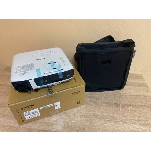 Монтаж проекторов и экранов