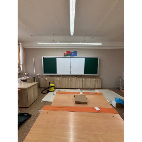 Монтаж рельсовых систем досок